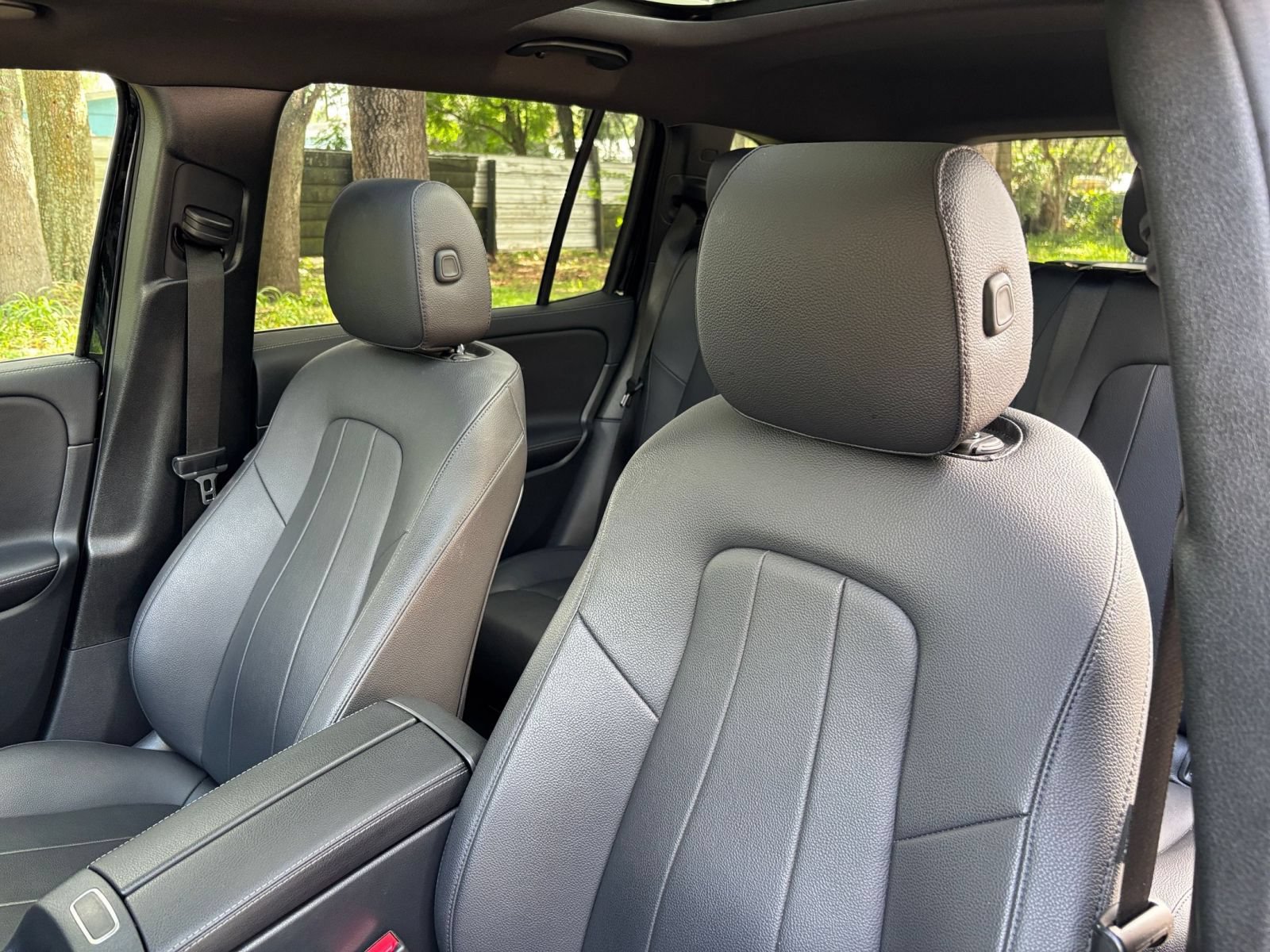Used 2025 Mercedes-Benz GLB 250 4MATIC image 38
