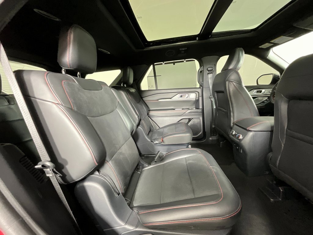 Used 2025 Ford Explorer ST image 23