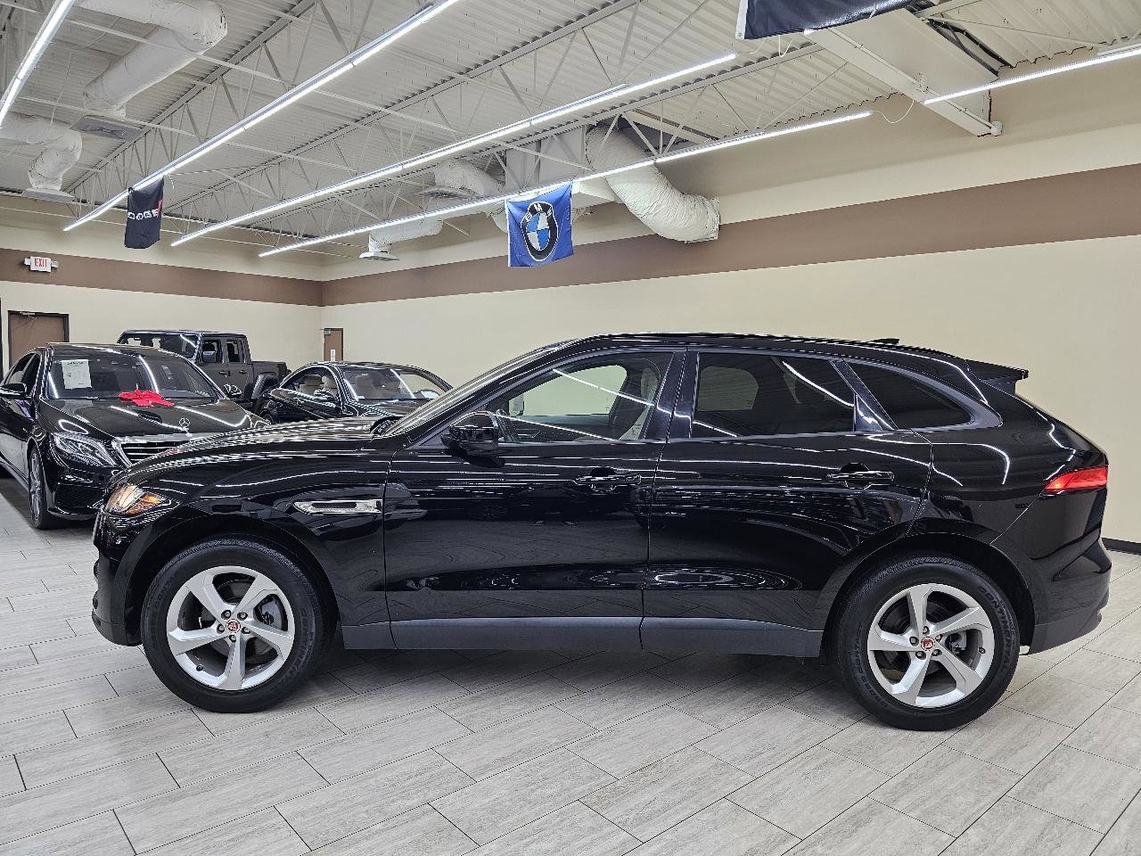 Used 2018 Jaguar F-PACE Premium AWD/4WD image 9