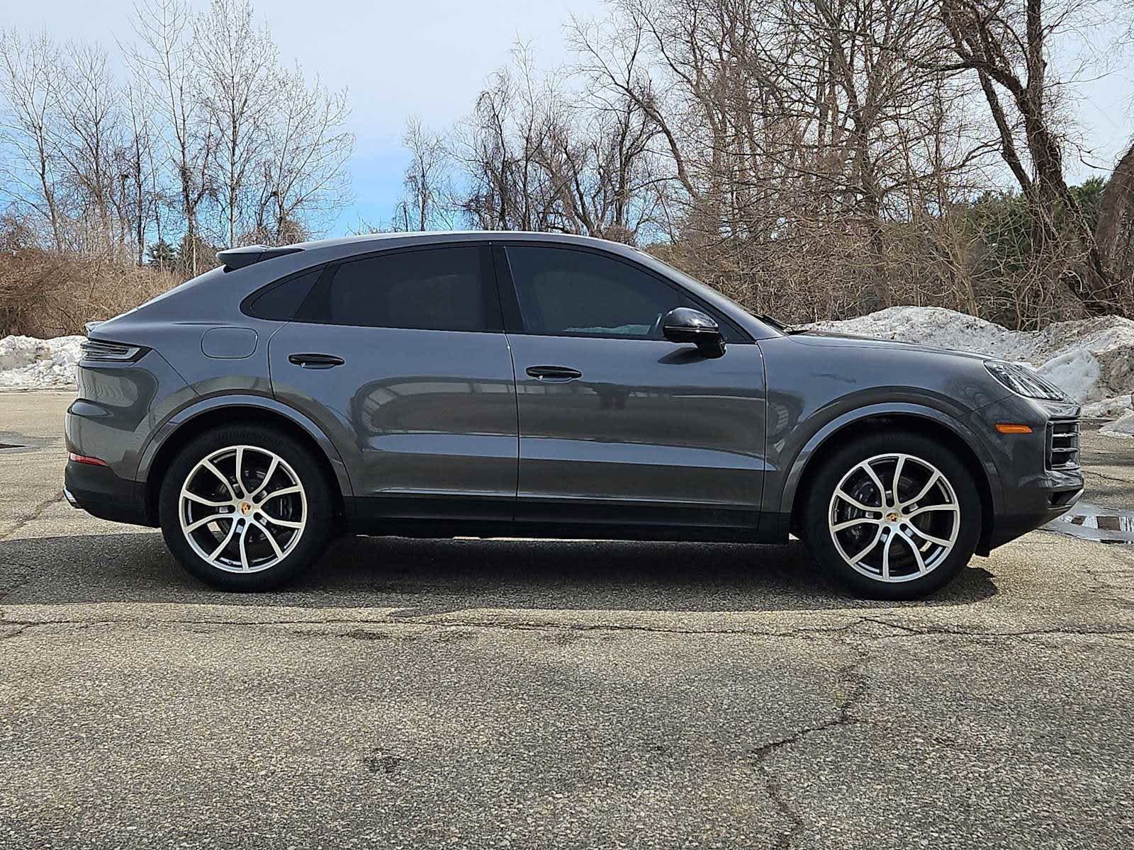 Certified 2024 Porsche Cayenne Coupe AWD/4WD image 7