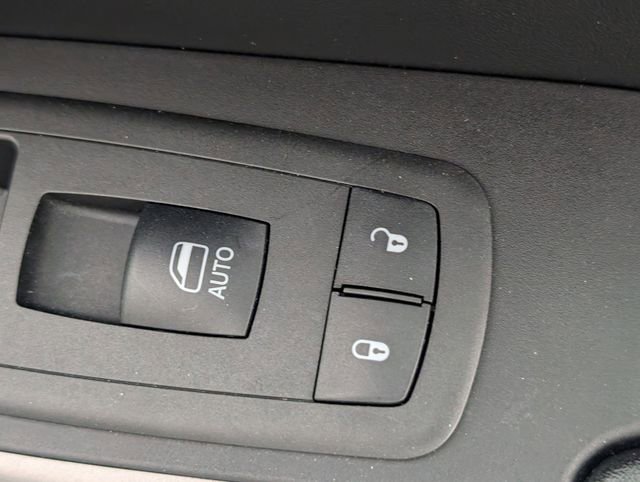 Used 2019 Jeep Cherokee Limited image 37