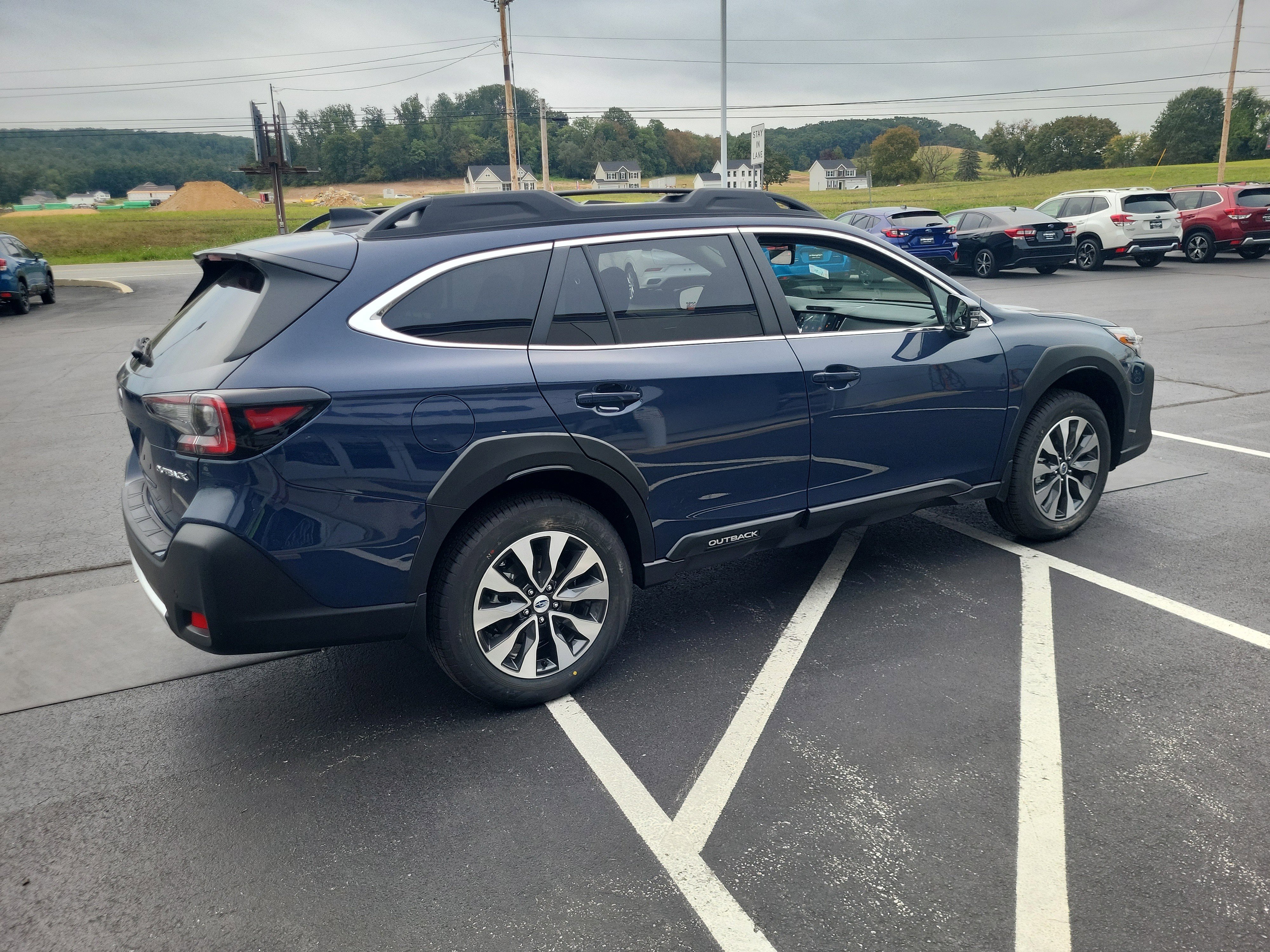 New 2025 Subaru Outback Limited image 4