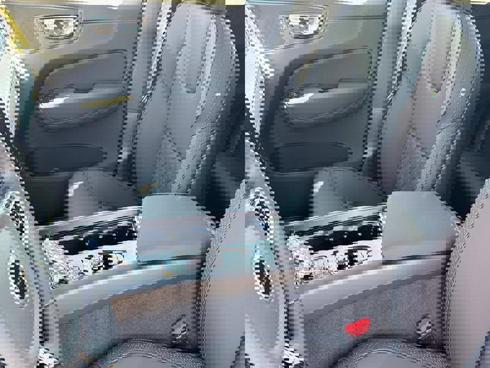 New 2026 Volvo XC60 B5 Plus w/ Climate Package image 20