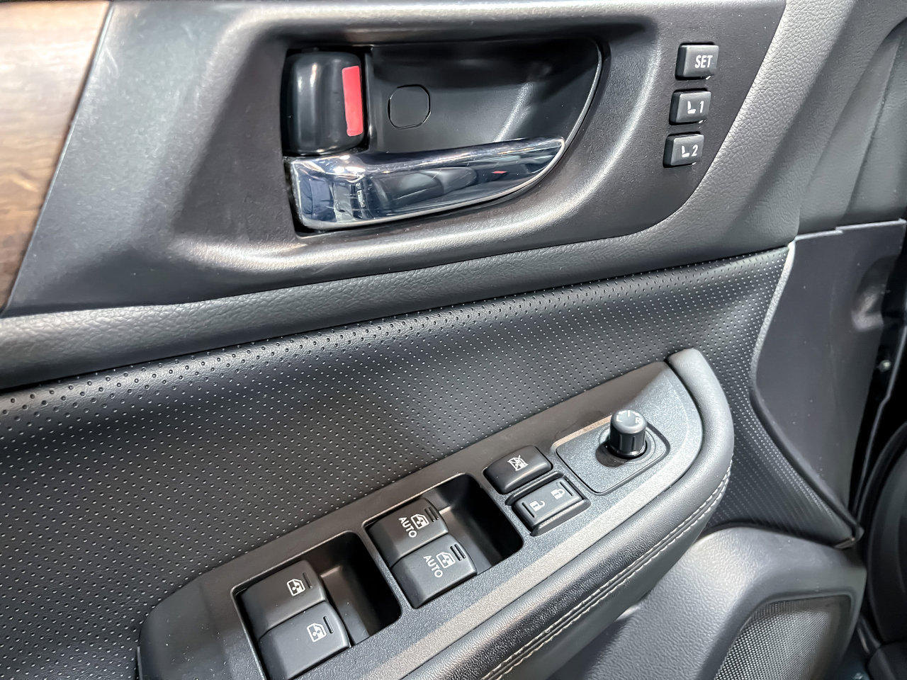 Used 2017 Subaru Outback 2.5i Limited image 13