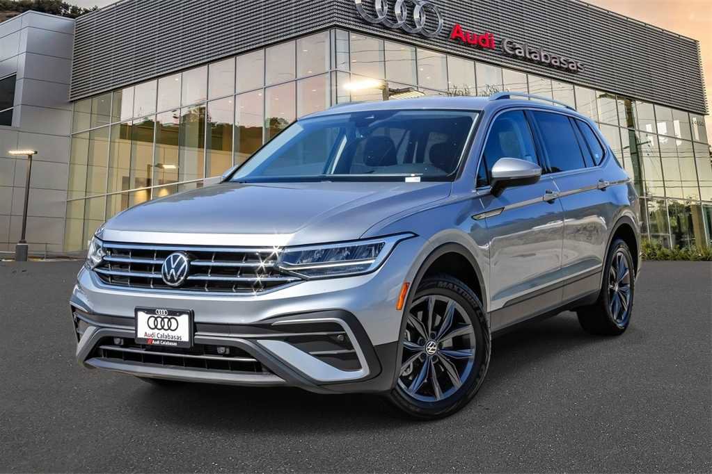 Used 2023 Volkswagen Tiguan SE