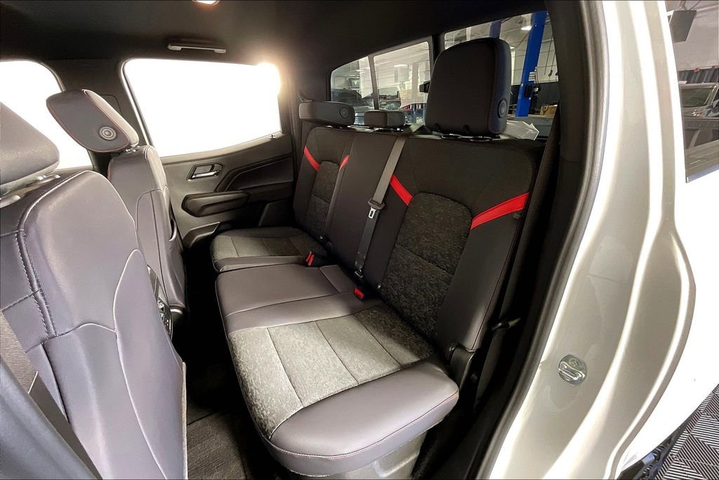 Used 2025 Chevrolet Colorado Z71 image 36