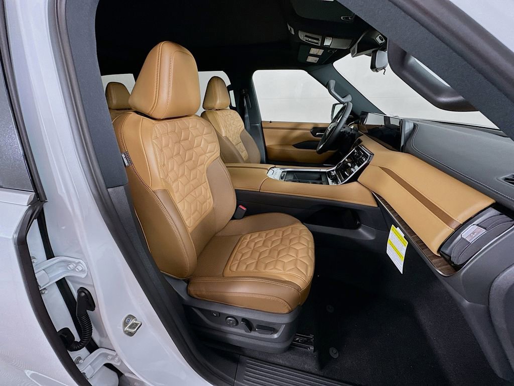 New 2026 Nissan Armada Platinum Reserve image 38