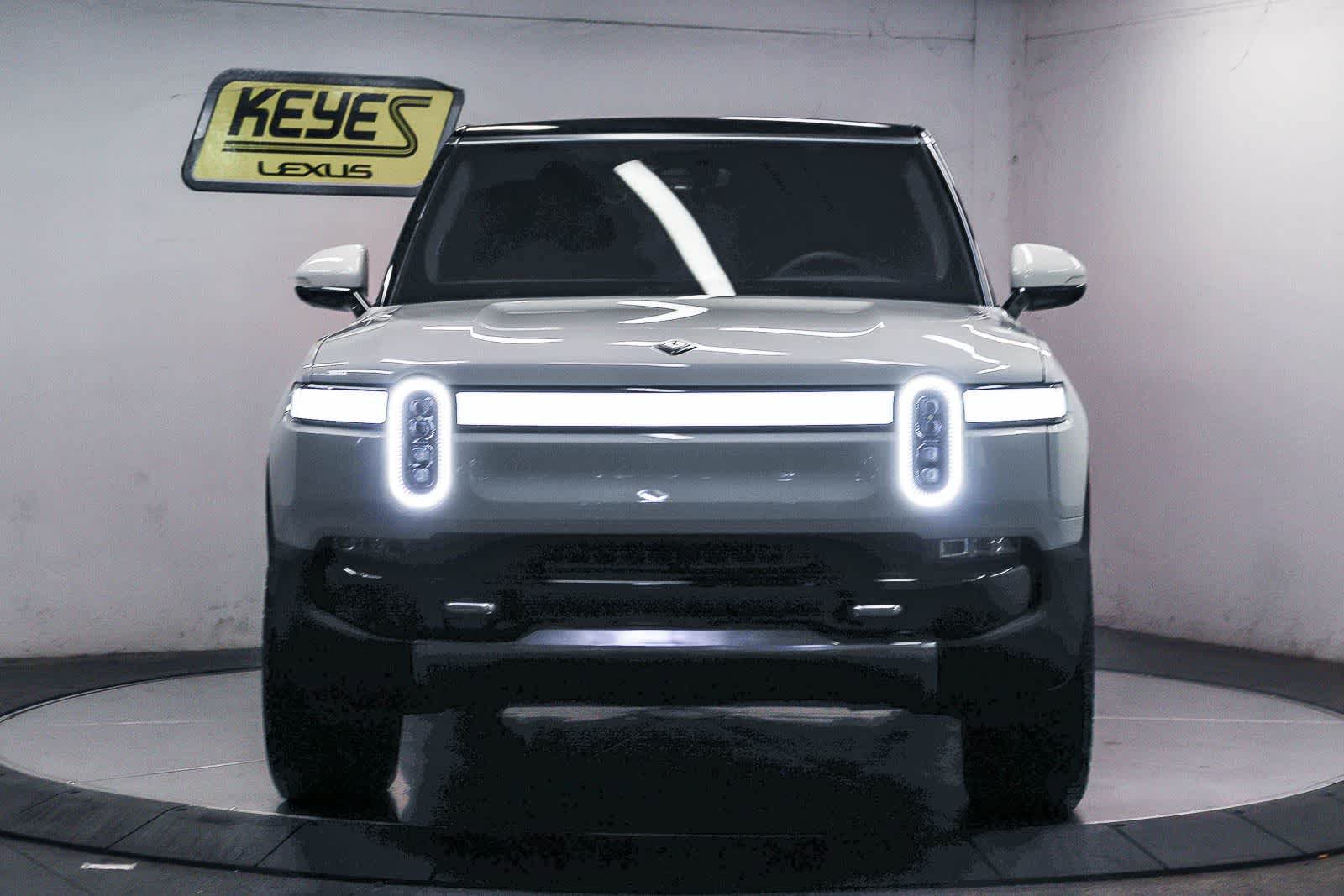 Used 2023 Rivian R1S Adventure AWD/4WD image 6