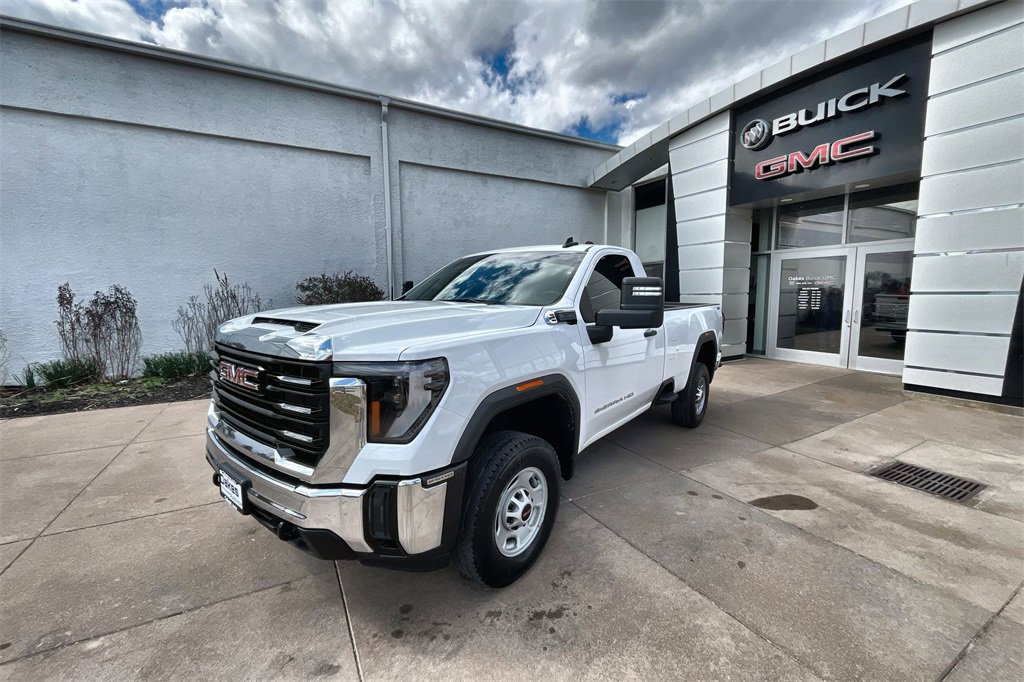 Used 2024 GMC Sierra 2500 Pro w/ Convenience Package image 3