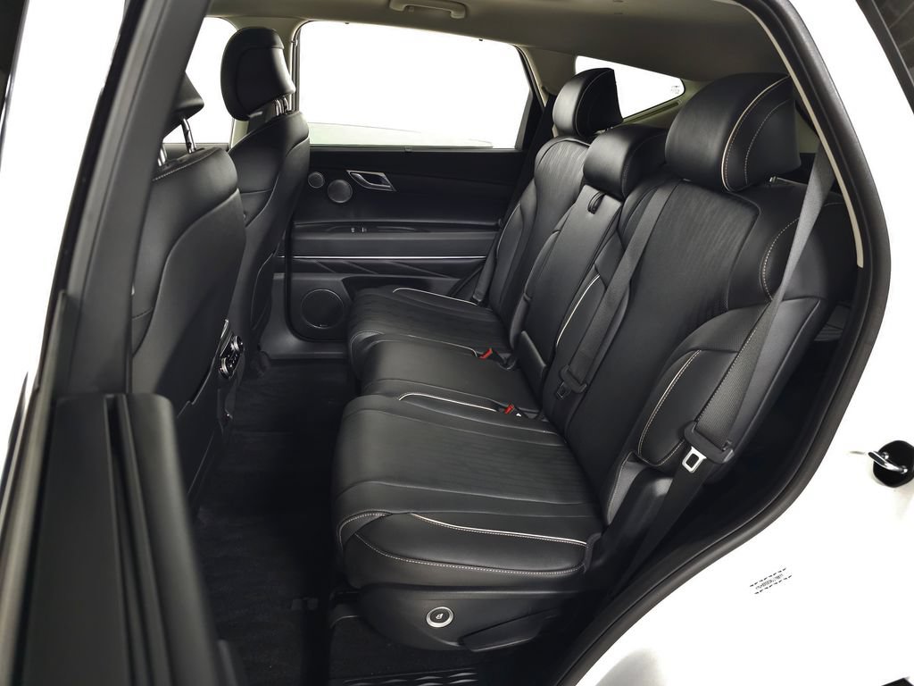 Used 2024 Genesis GV80 2.5T w/ Prestige Package AWD/4WD image 42