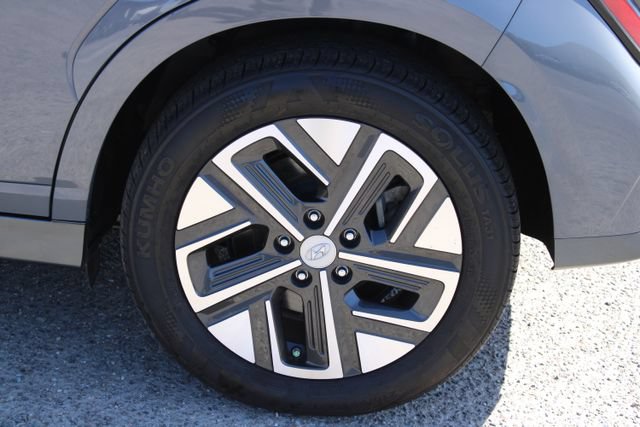 Used 2022 Hyundai Kona Limited w/ Cargo Package FWD image 8
