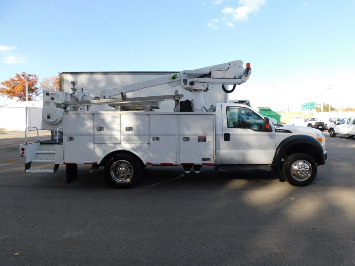 Used 2011 Ford F550 2WD Regular Cab Super Duty w/ PWR Equipment Group image 2