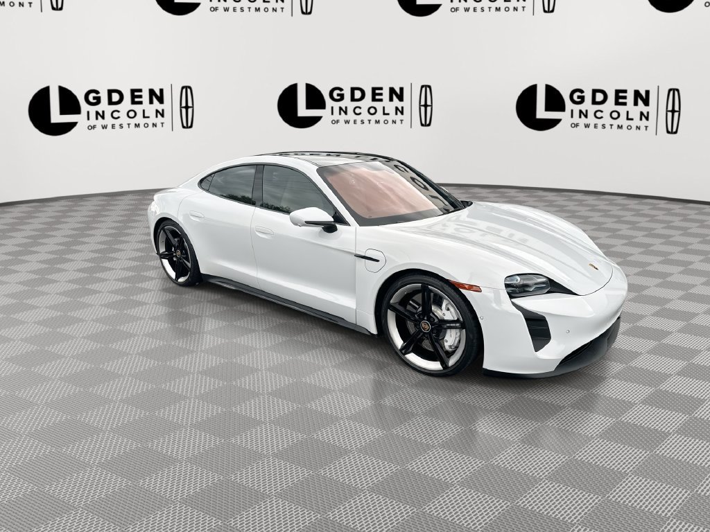 Used 2022 Porsche Taycan GTS AWD/4WD image 2