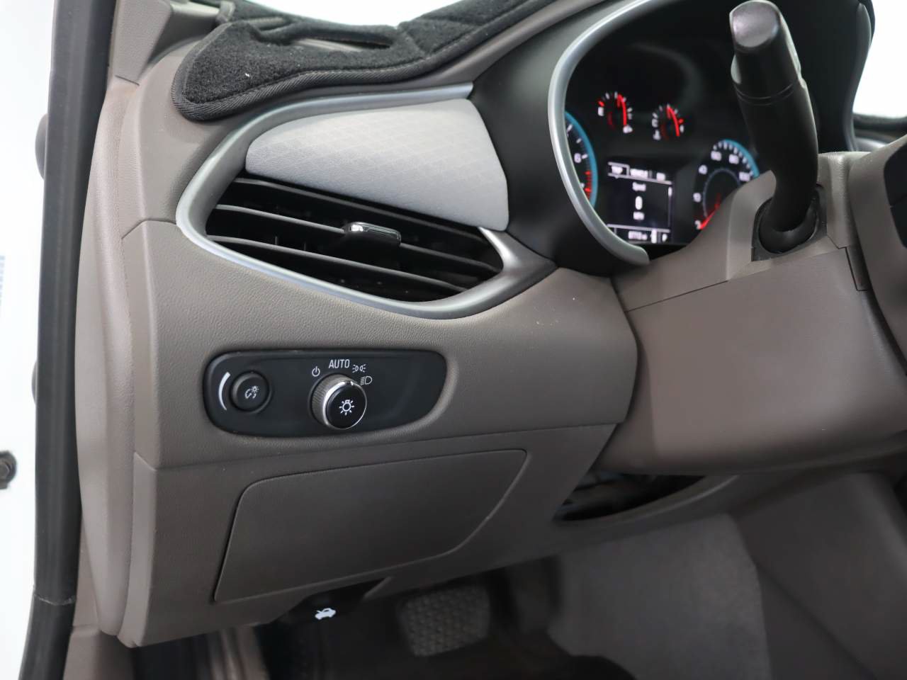 Certified 2022 Chevrolet Malibu LT FWD image 13