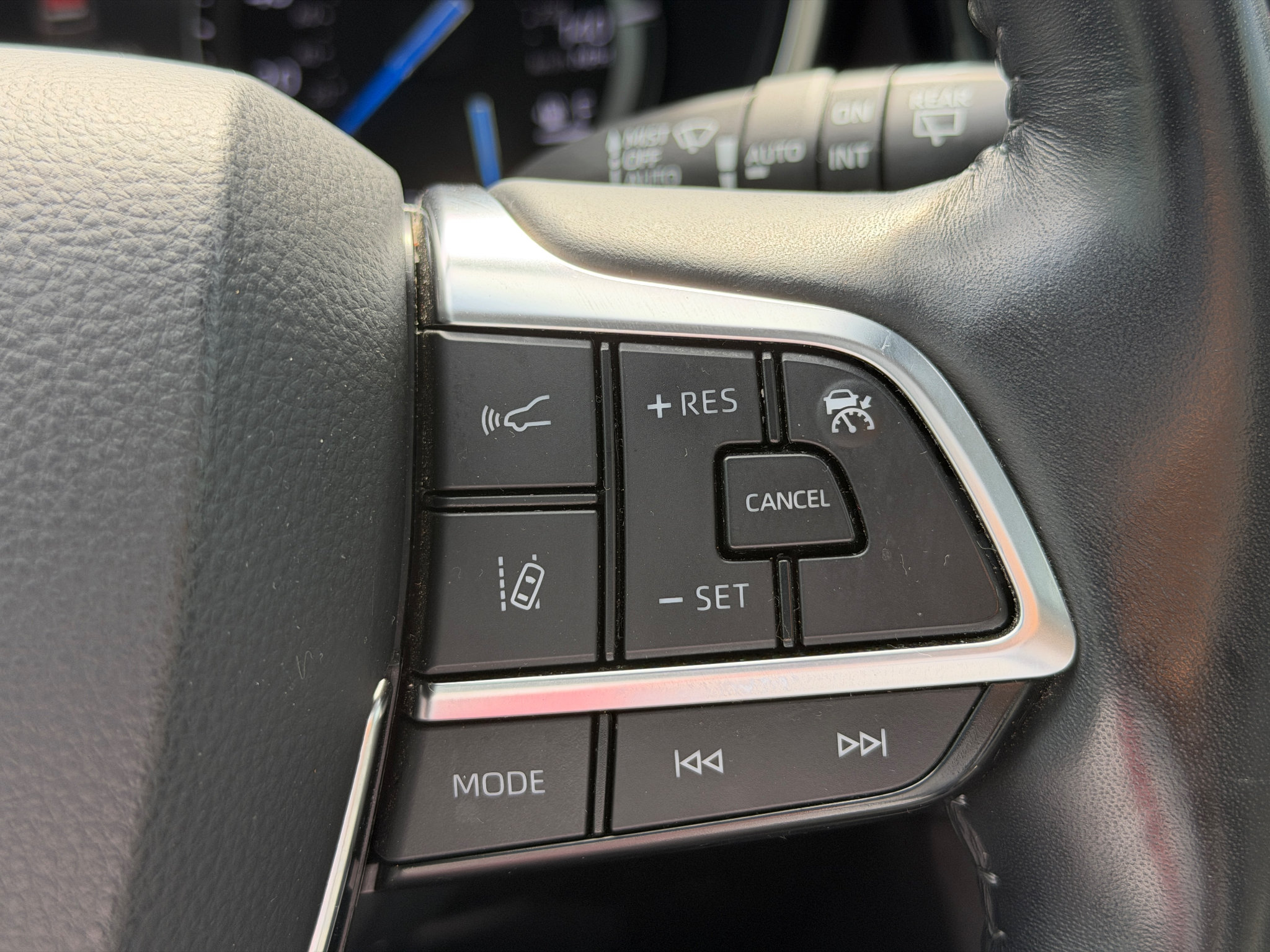 Used 2020 Toyota Highlander Platinum AWD/4WD image 11