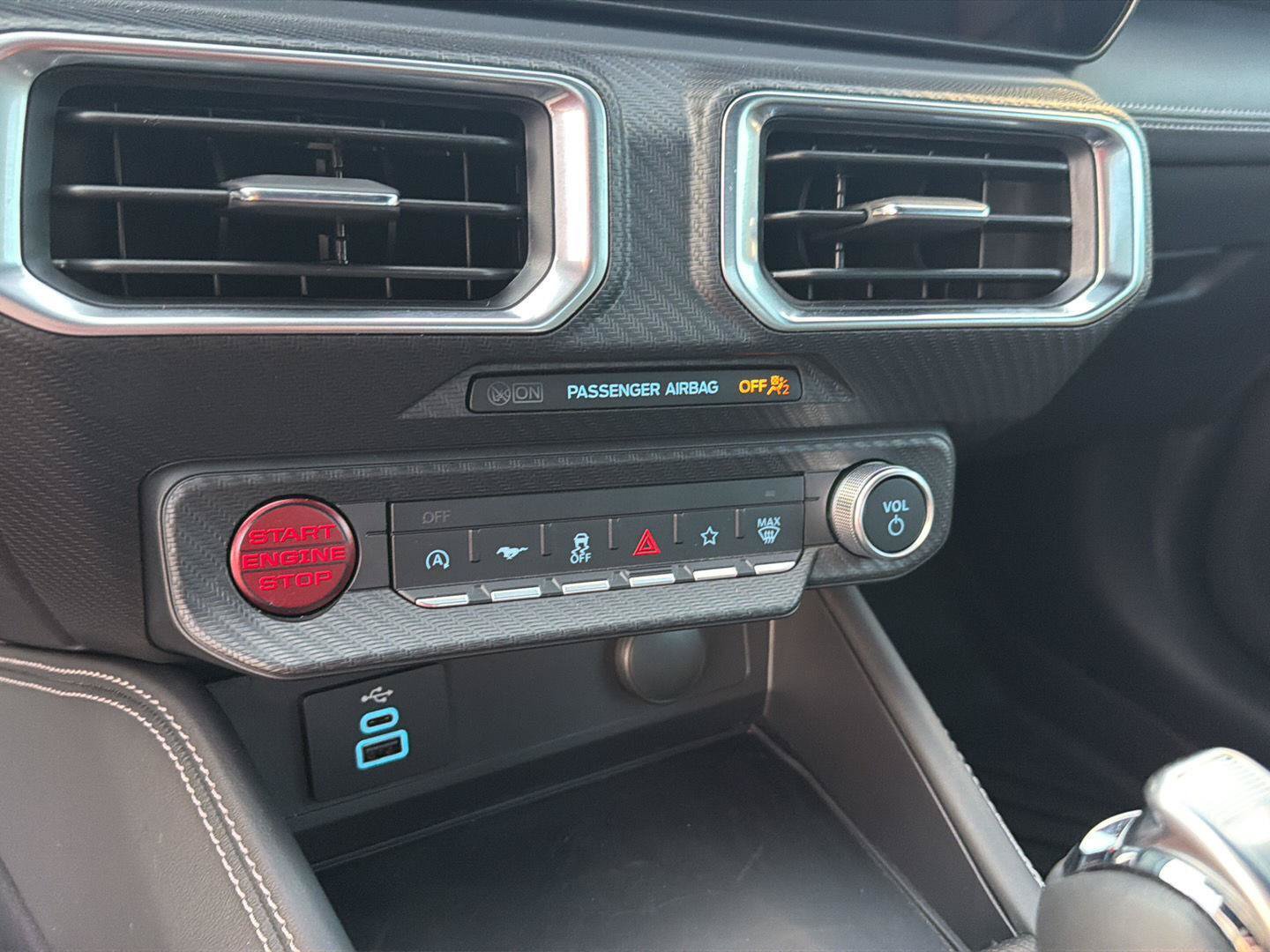 Used 2025 Ford Mustang GT Premium RWD image 25