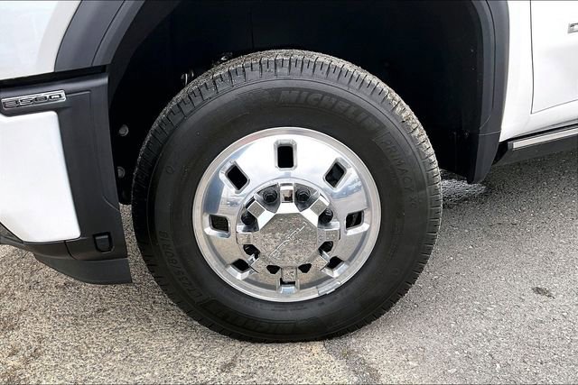 Used 2025 GMC Sierra 3500 Denali Ultimate AWD/4WD image 8