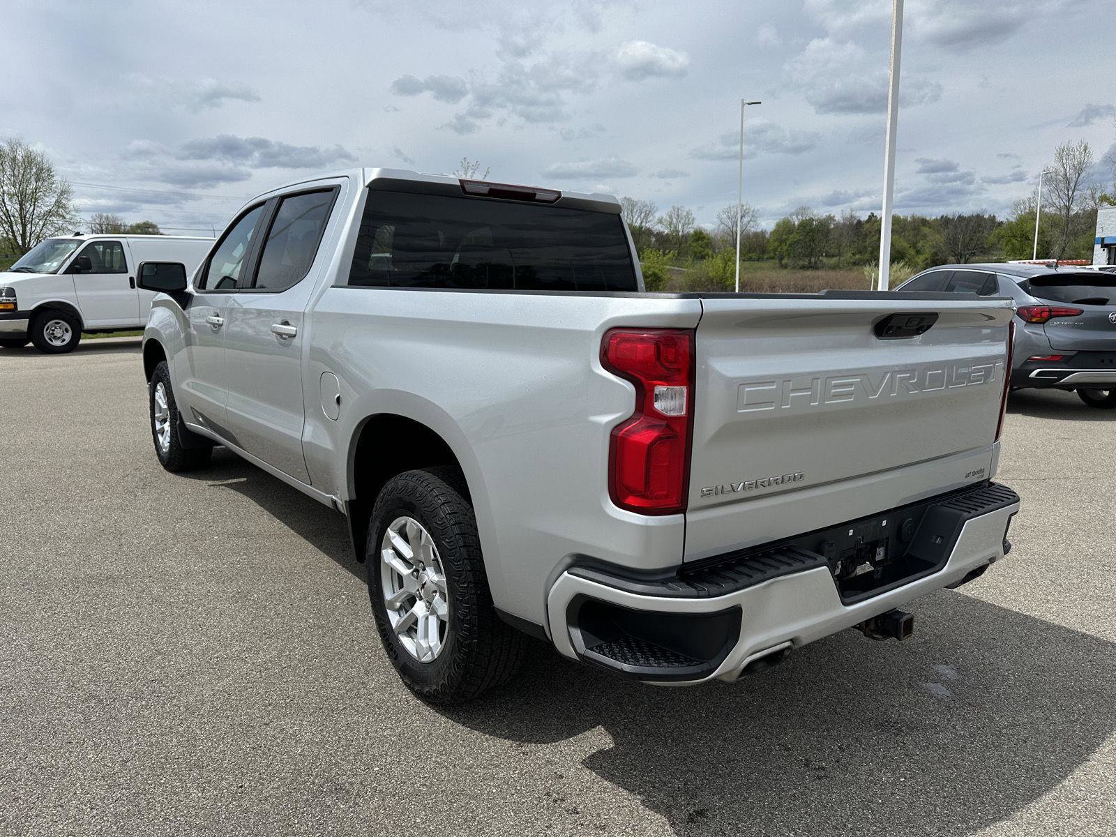 Used 2022 Chevrolet Silverado 1500 RST AWD/4WD image 3