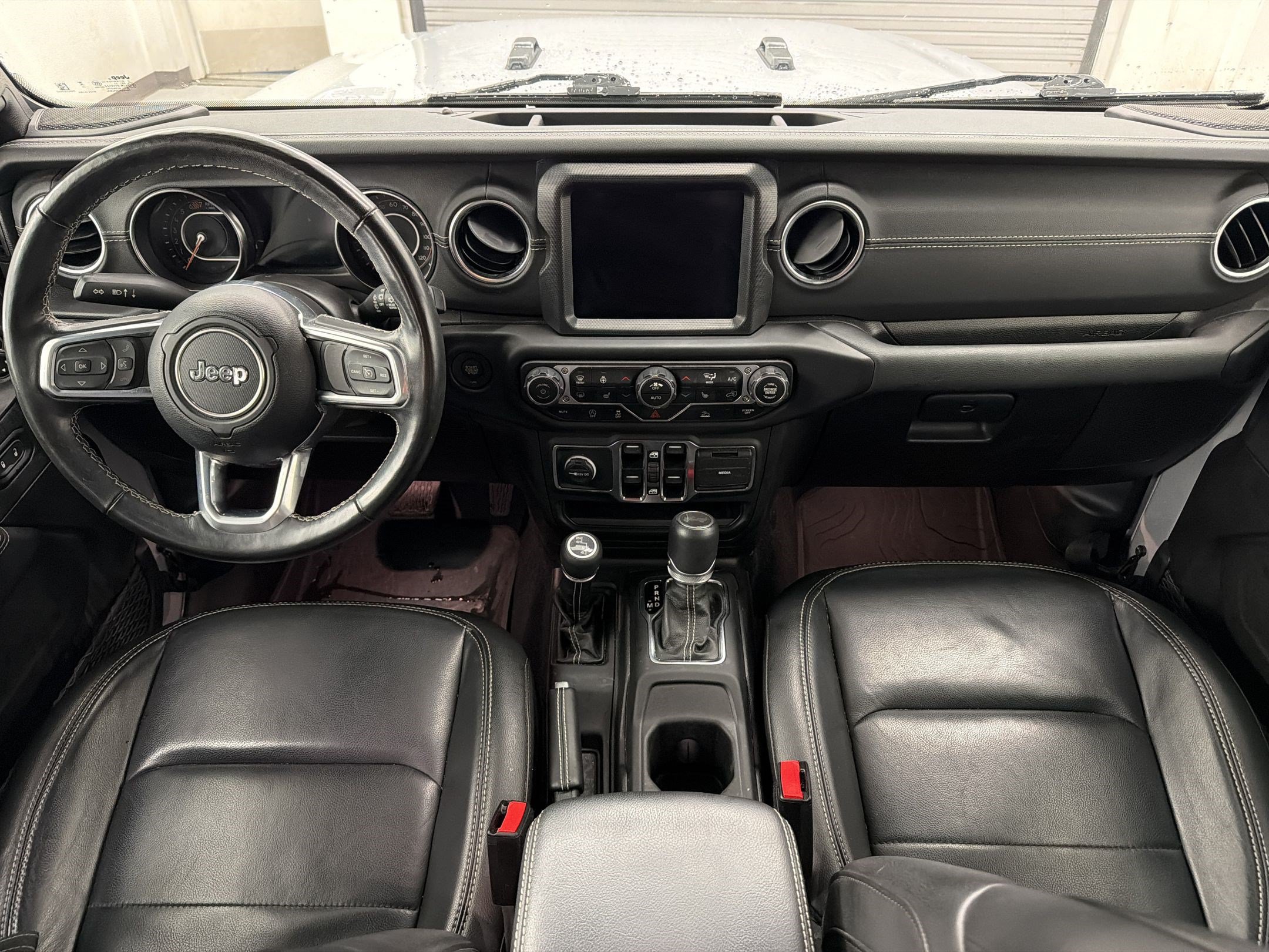 Used 2023 Jeep Wrangler Unlimited Sahara w/ Cold Weather Group AWD/4WD image 14
