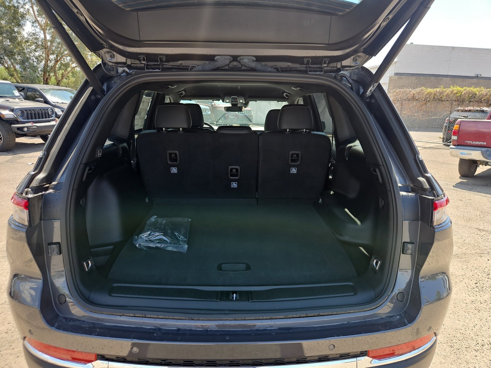 New 2025 Jeep Grand Cherokee Limited w/ Trailer Tow Package image 34