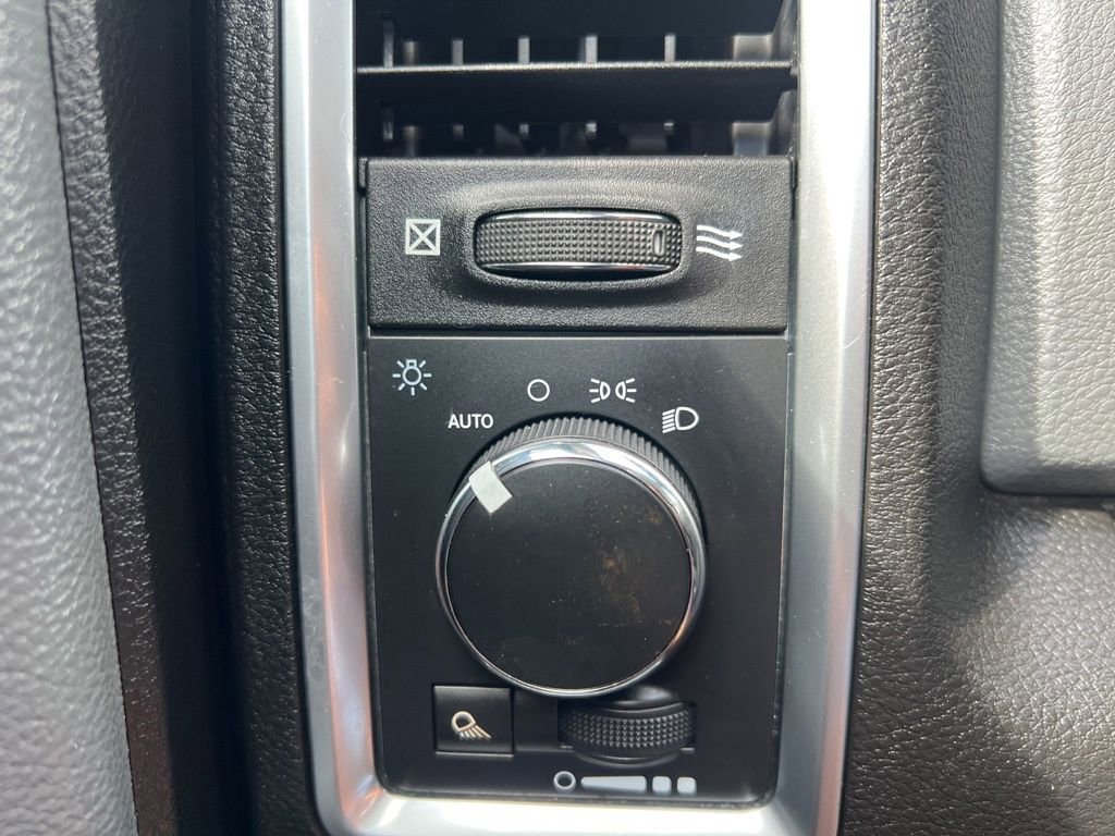 Used 2020 RAM 1500 Classic SLT image 53