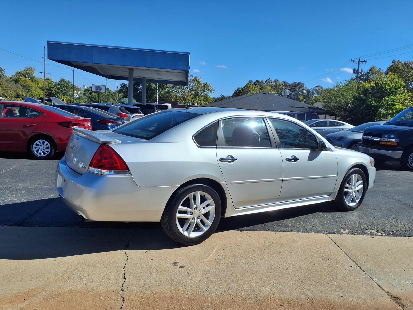 Used 2014 Chevrolet Impala LTZ FWD image 3