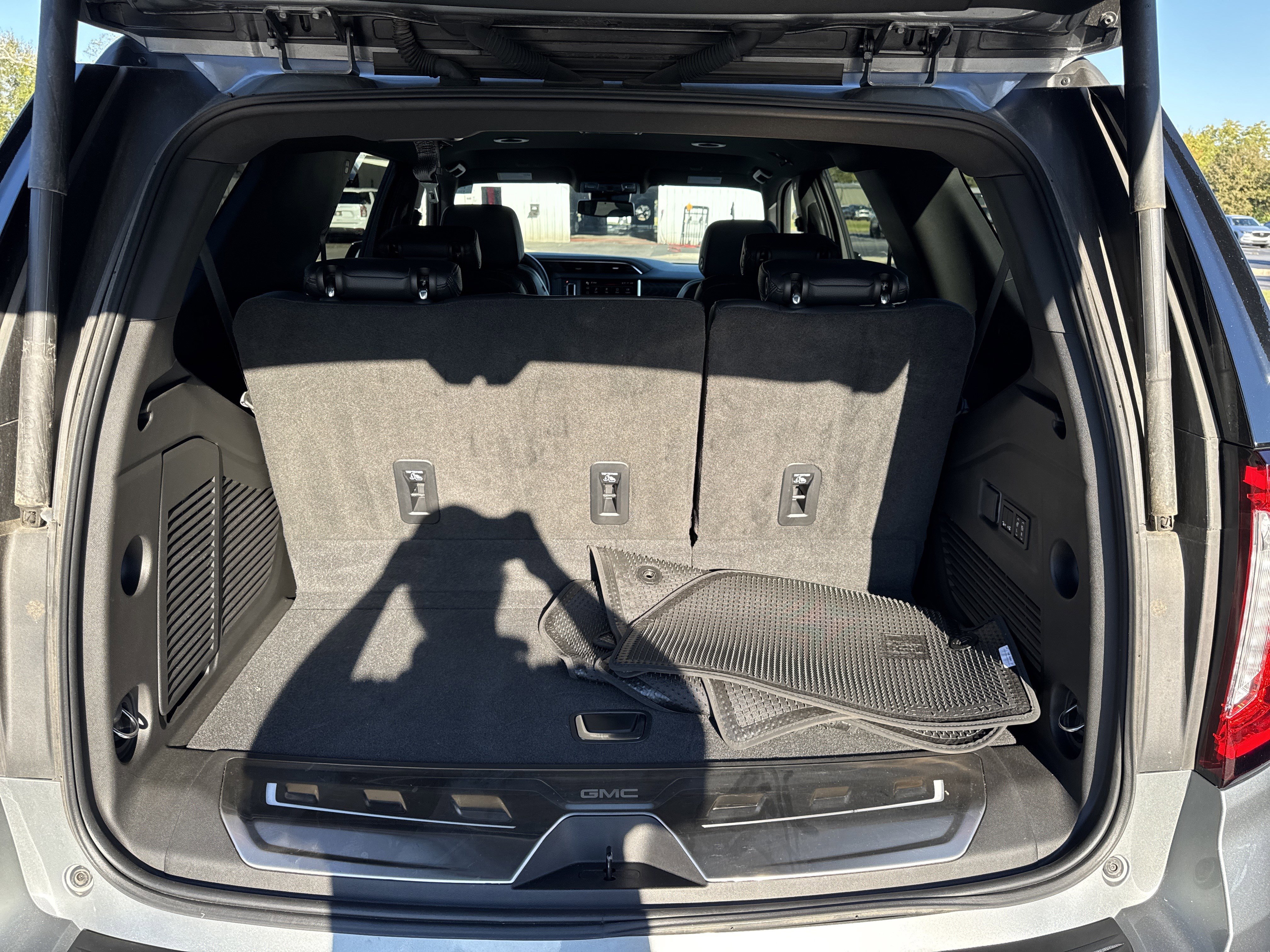 Used 2023 GMC Yukon Denali image 28