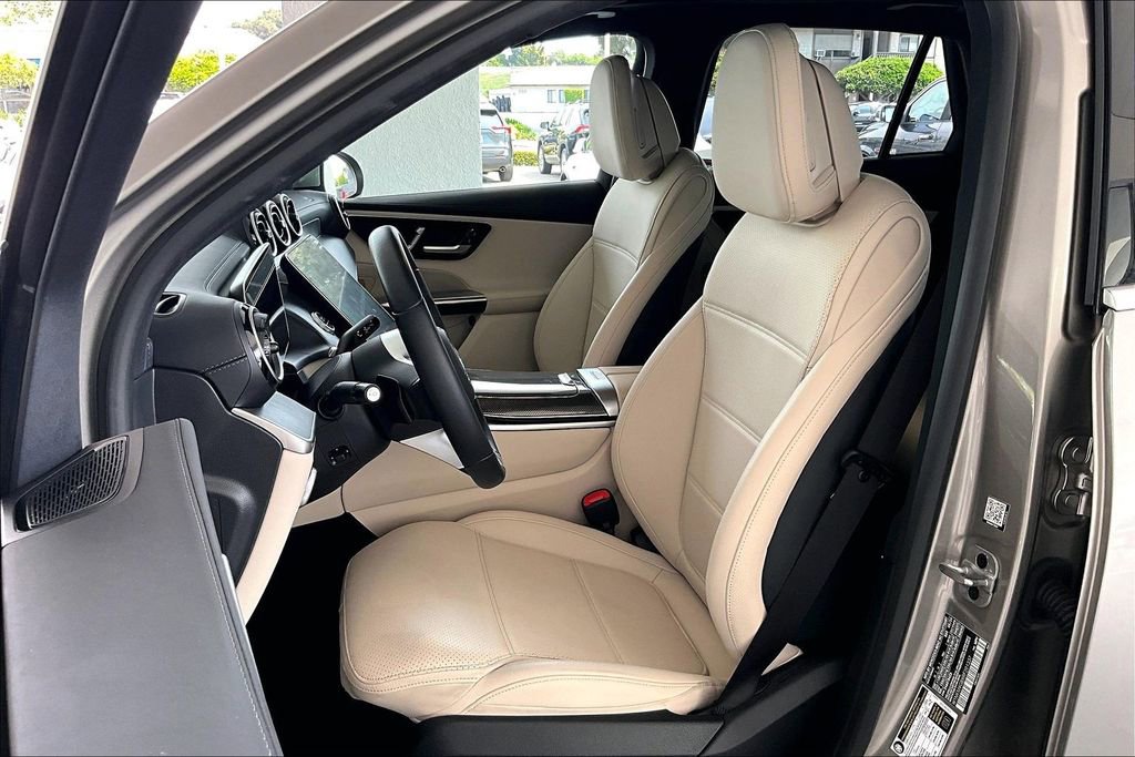 Used 2024 Mercedes-Benz GLC 300 image 21