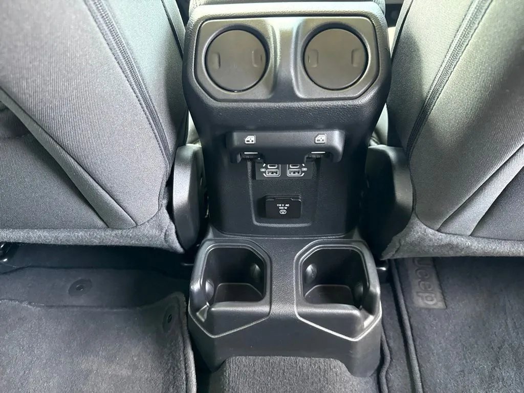 Used 2023 Jeep Wrangler Unlimited Sahara w/ Cold Weather Group AWD/4WD image 32