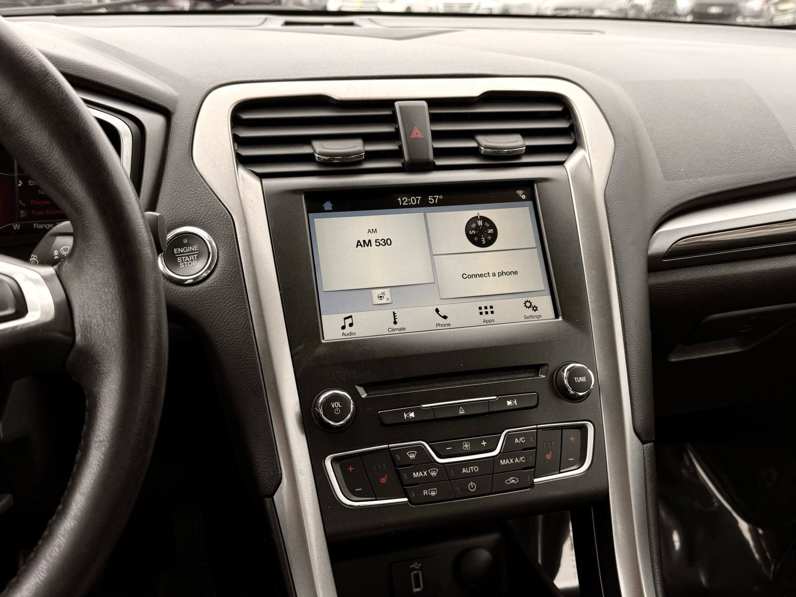 Used 2018 Ford Fusion SE w/ Equipment Group 602A FWD image 32