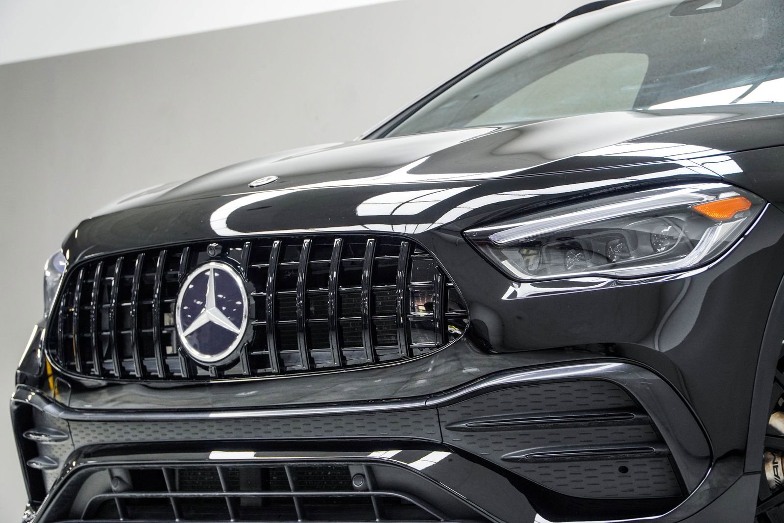 Used 2022 Mercedes-Benz GLA 35 AMG 4MATIC image 2