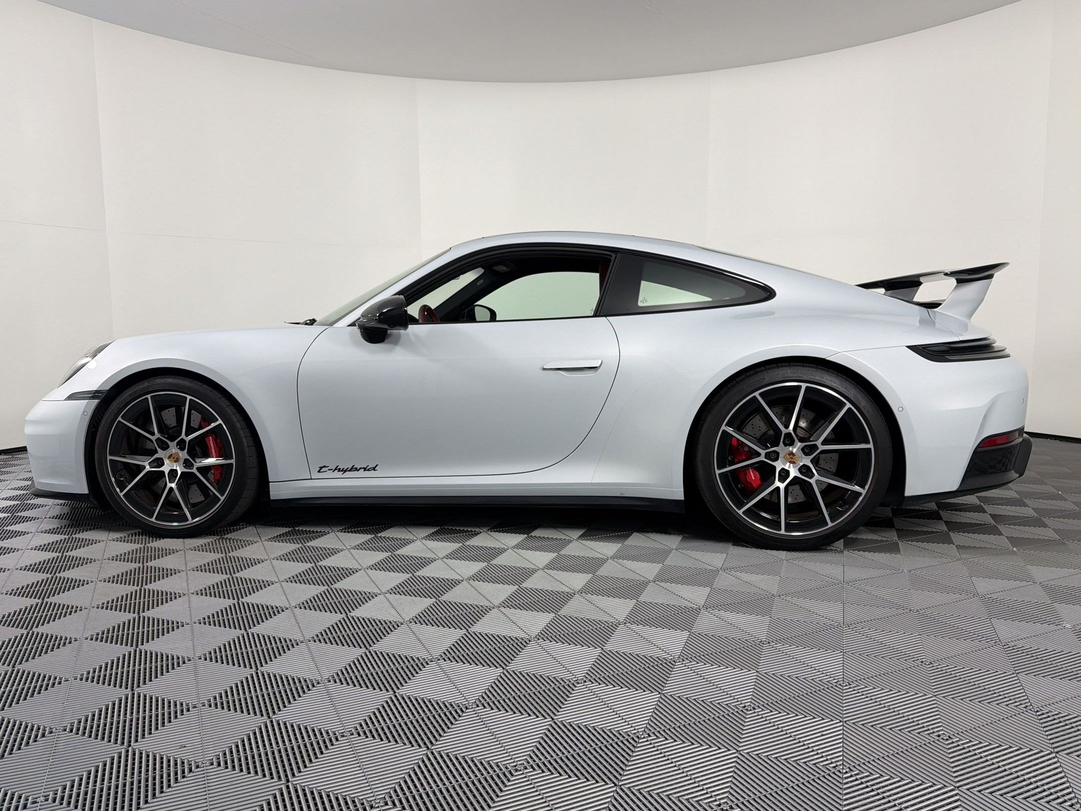 Certified 2026 Porsche 911 Carrera GTS RWD image 2