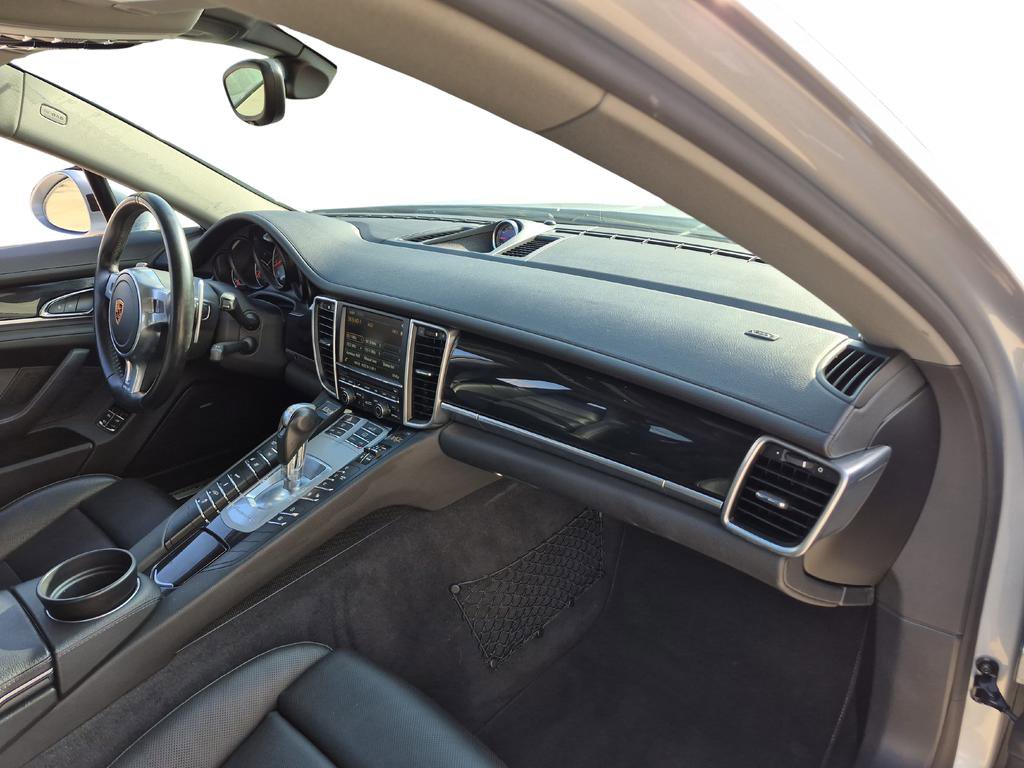 Used 2016 Porsche Panamera S image 27