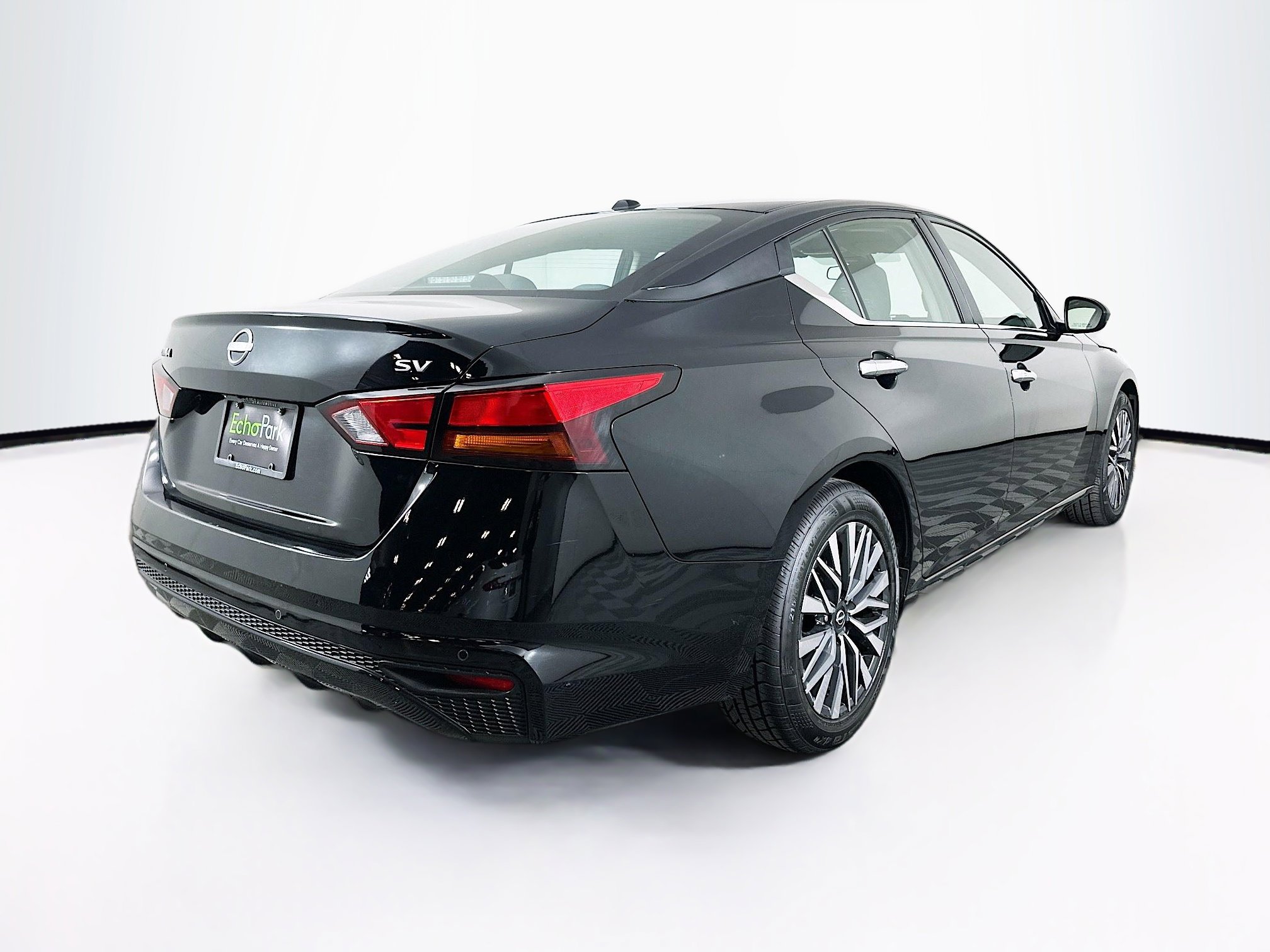 Used 2024 Nissan Altima 2.5 SV image 9