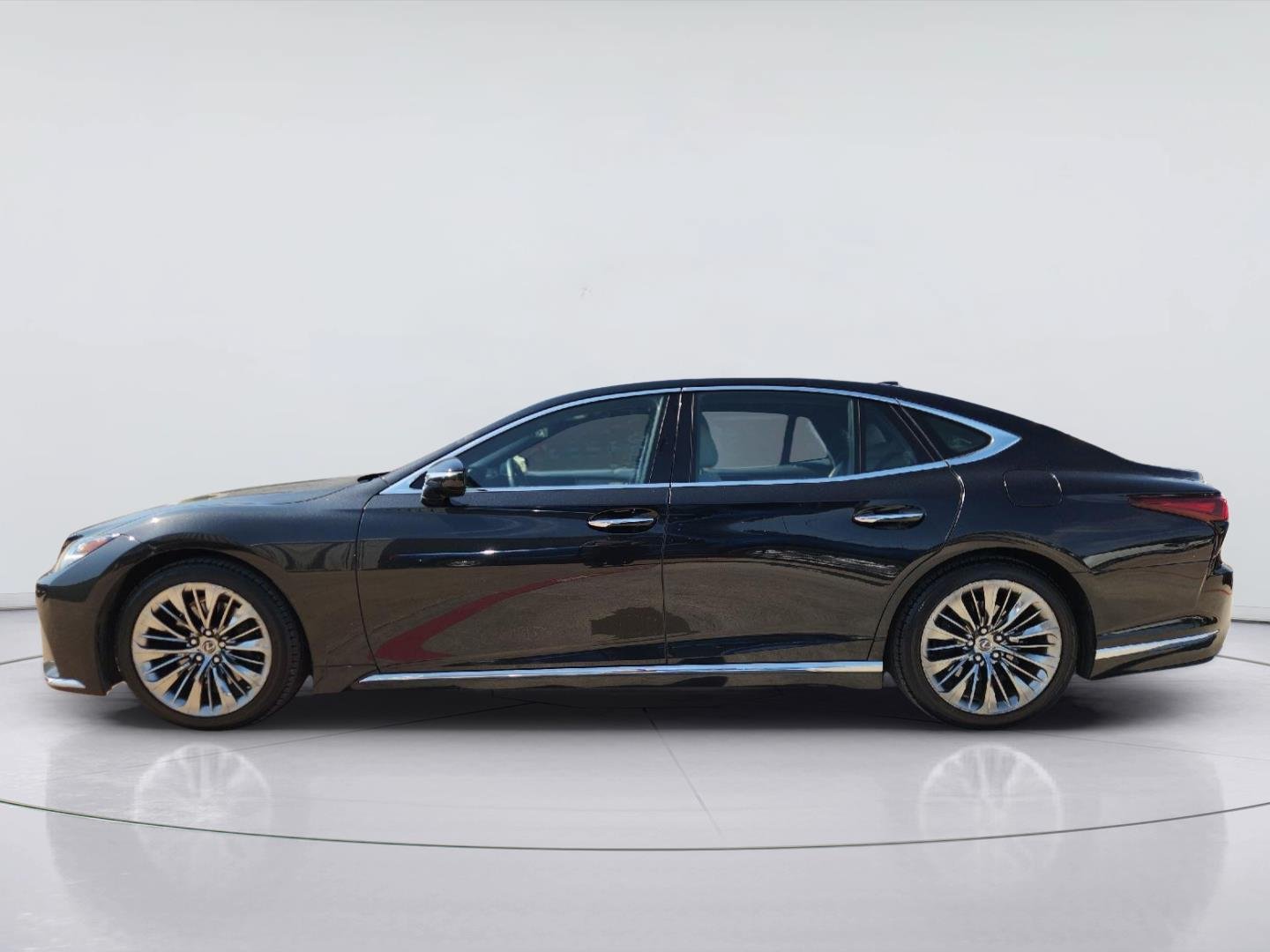Used 2021 Lexus LS 500 w/ Interior Upgrade Package RWD image 4