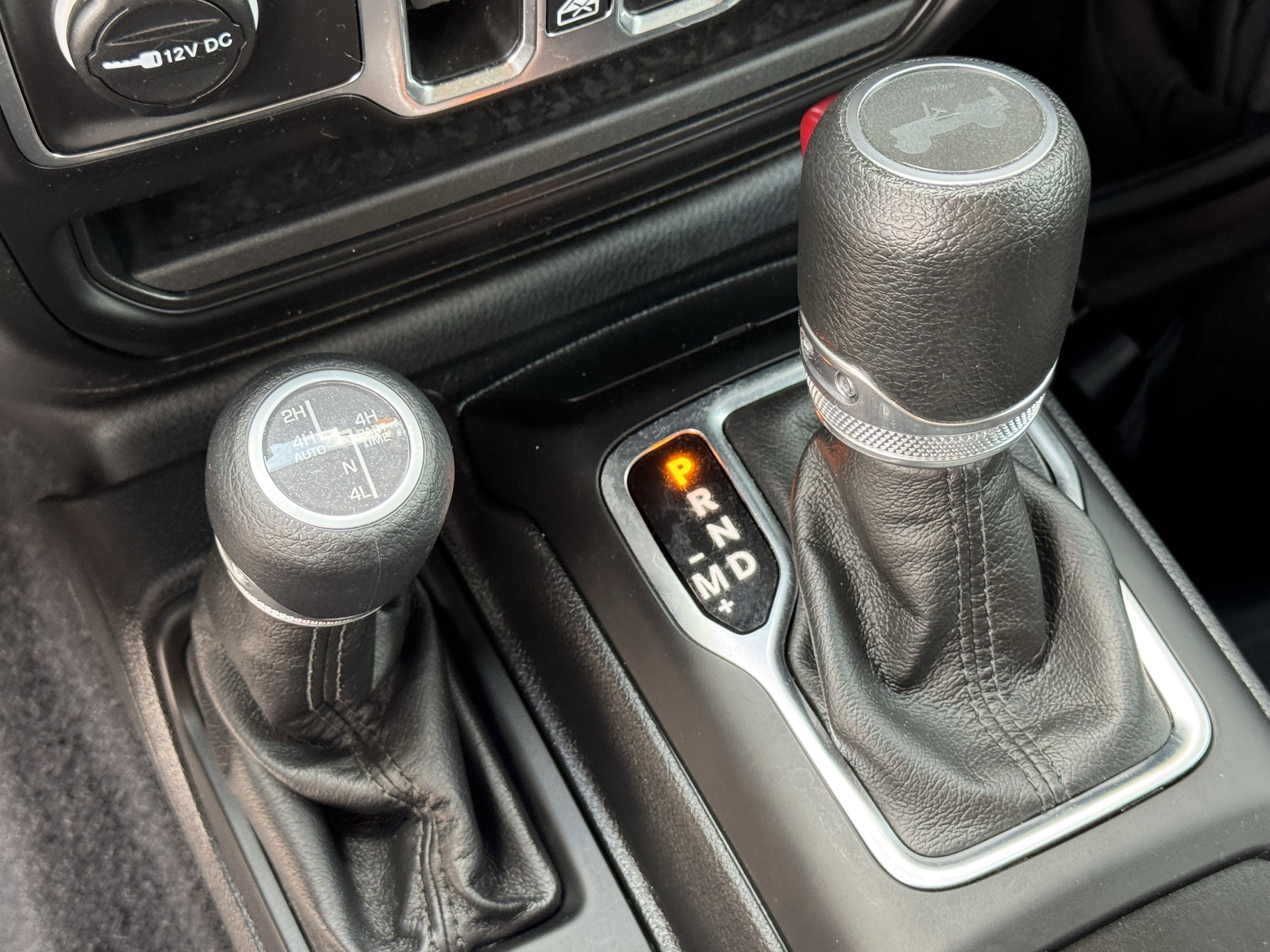 Used 2023 Jeep Wrangler Unlimited w/ Sun & Screen Package image 22