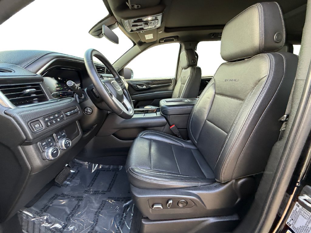 Used 2022 GMC Yukon XL Denali AWD/4WD image 9