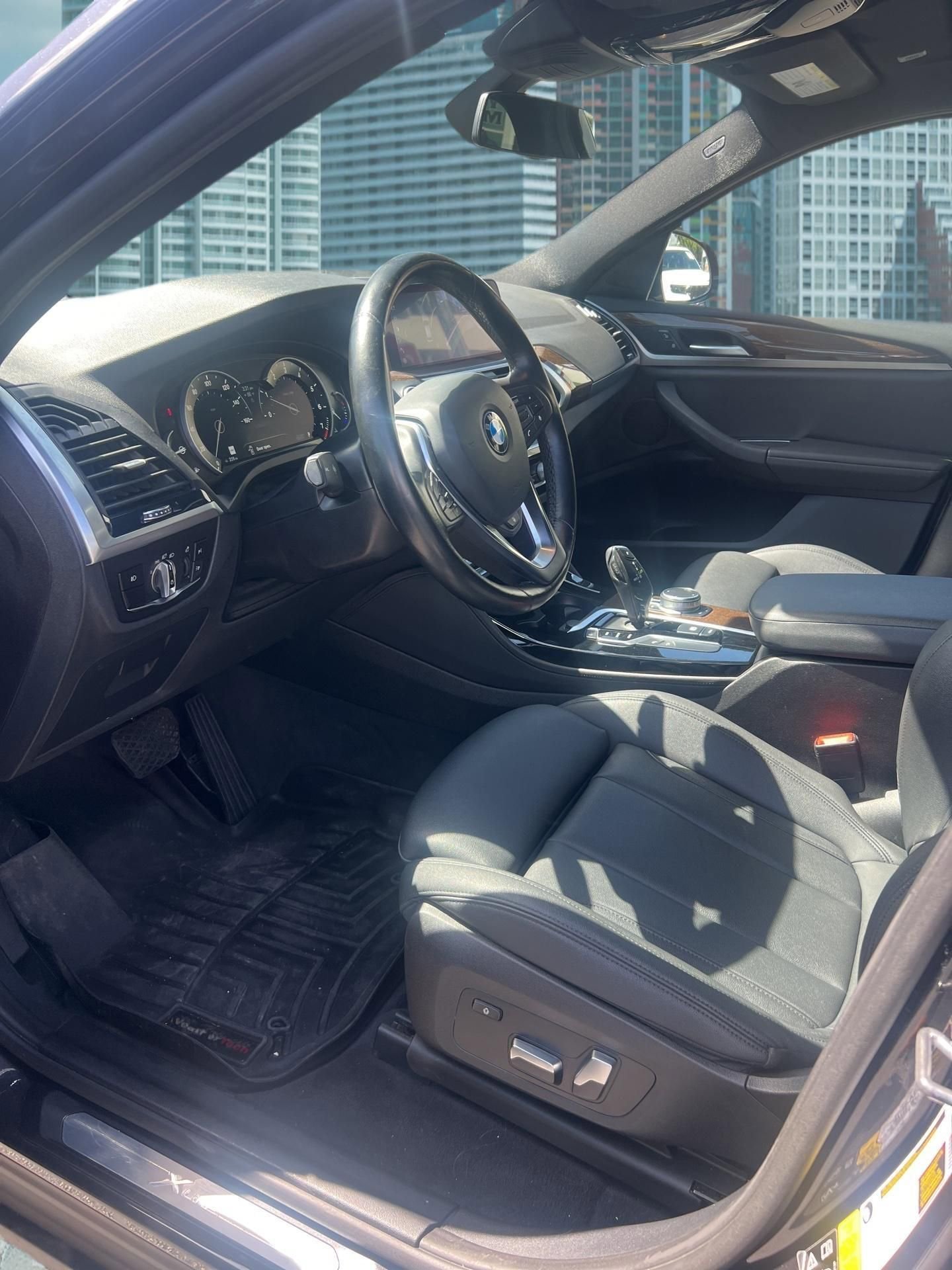 Used 2019 BMW X4 xDrive30i w/ Driving Assistance Package image 12