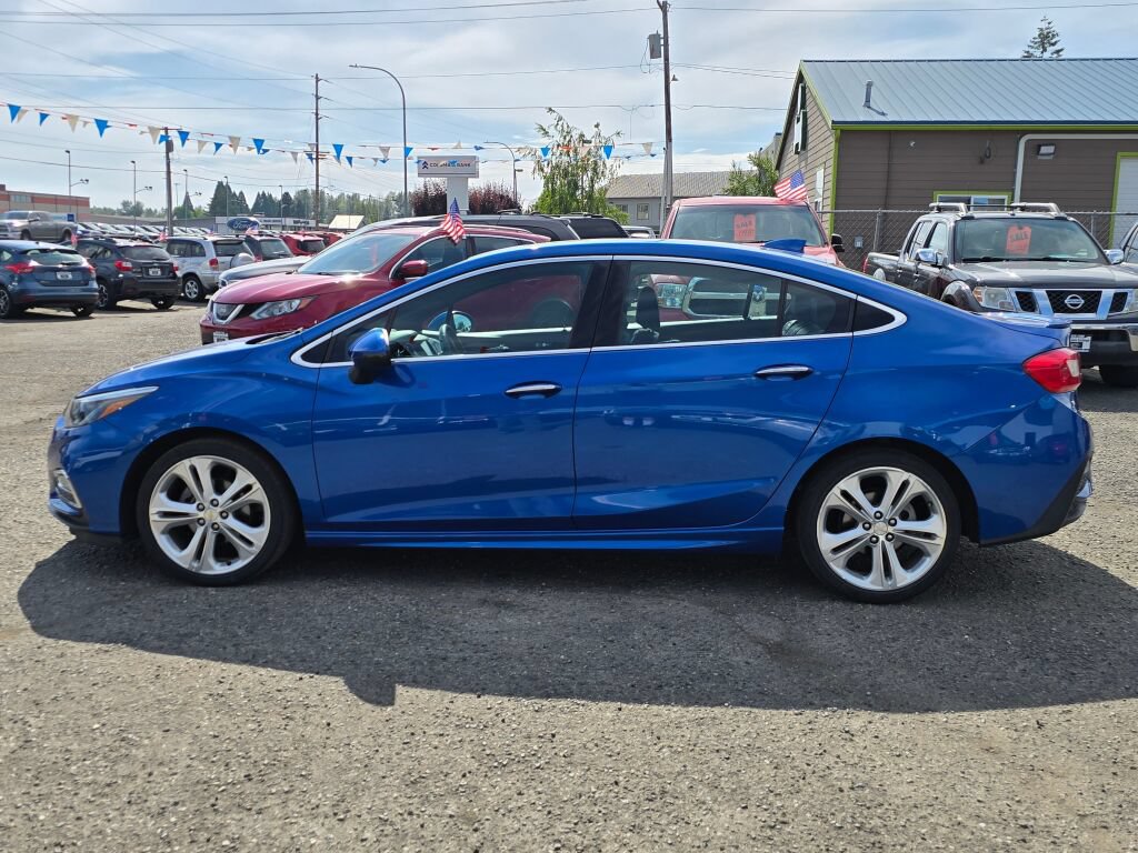 Used 2017 Chevrolet Cruze Premier FWD image 4