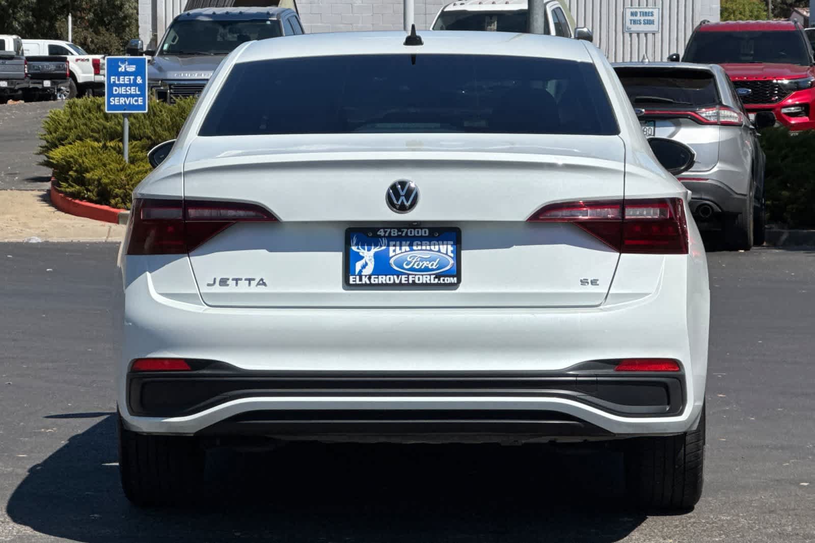 Used 2024 Volkswagen Jetta SE FWD image 7