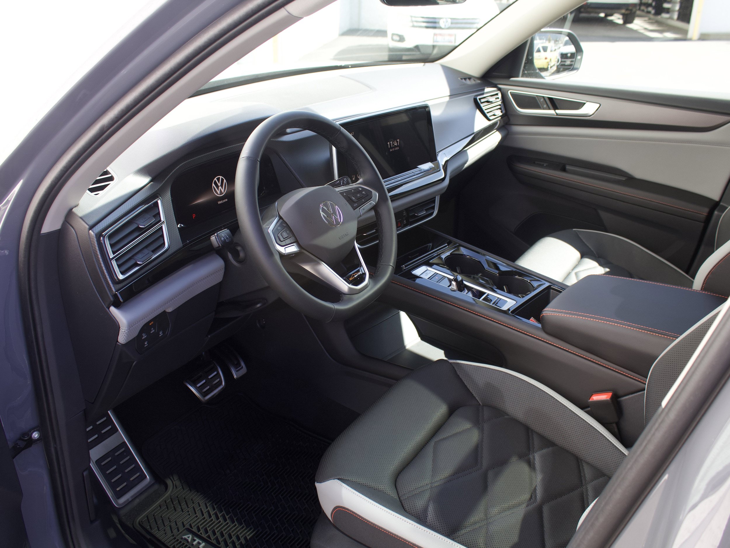 New 2026 Volkswagen Atlas Peak Edition AWD/4WD image 10