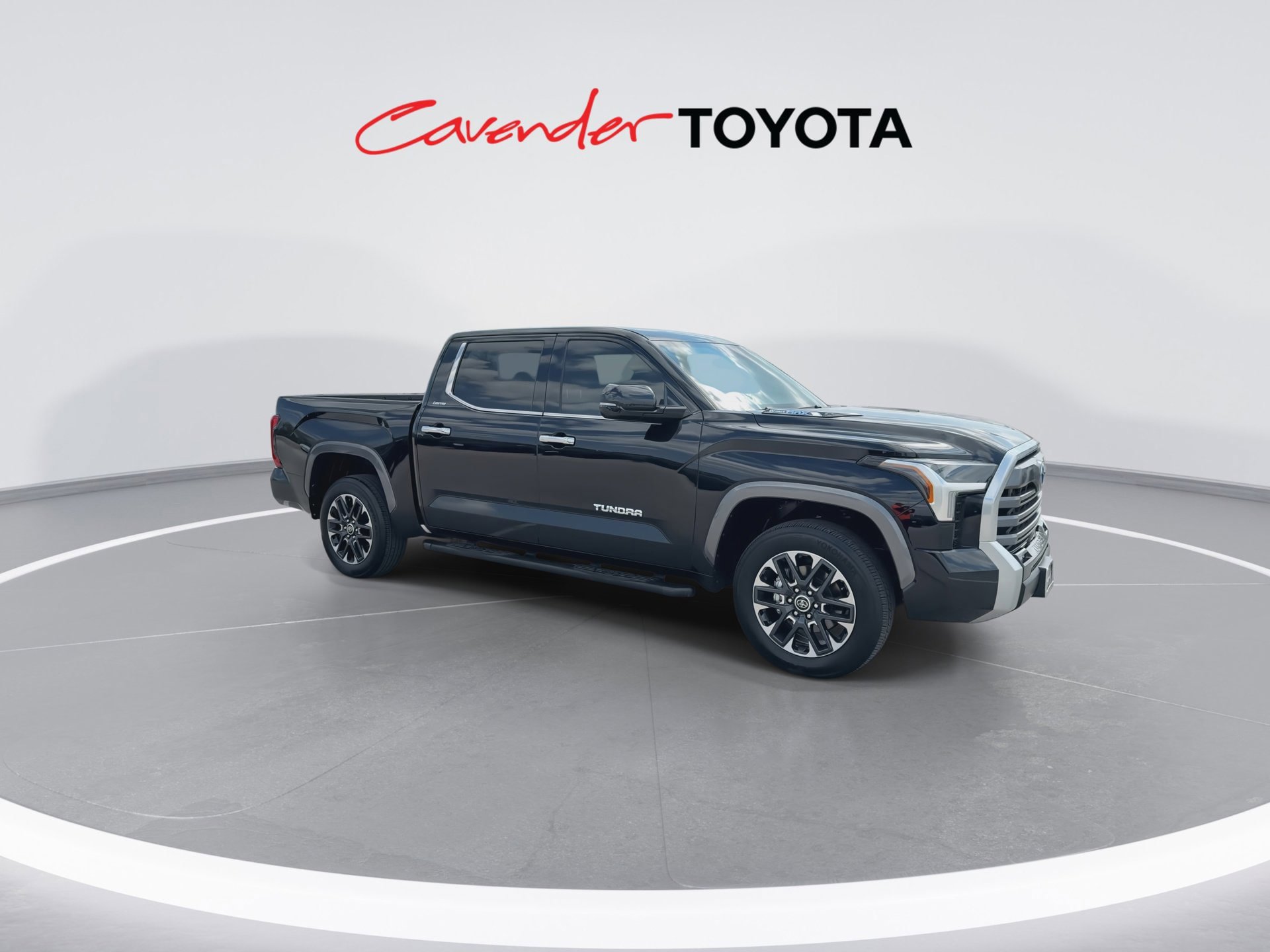 Used 2024 Toyota Tundra Limited w/ Power Package AWD/4WD image 2