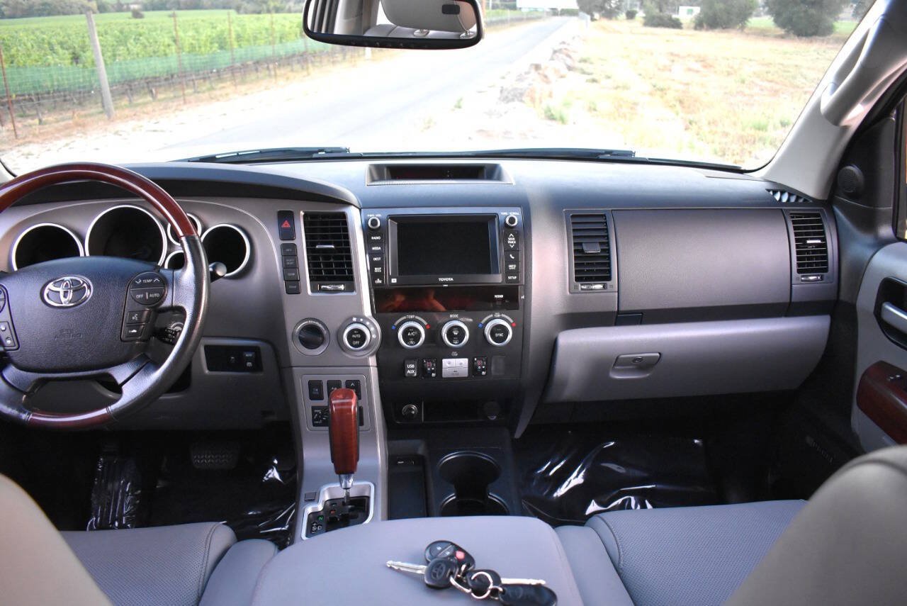 Used 2013 Toyota Sequoia Platinum AWD/4WD image 77