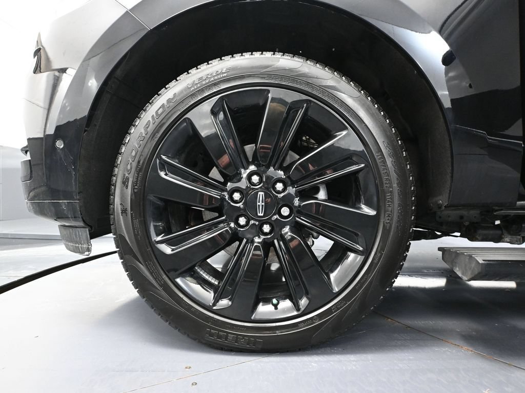 Used 2024 Lincoln Navigator Reserve w/ Equipment Group 201A AWD/4WD image 17