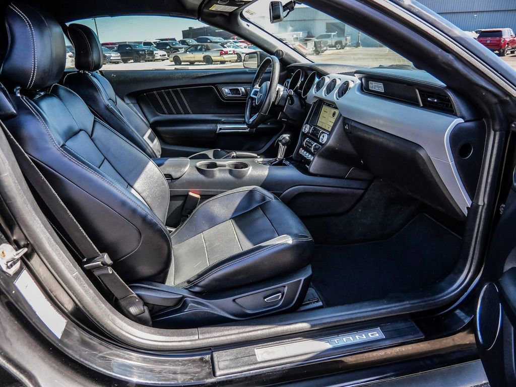 Used 2017 Ford Mustang Premium image 14