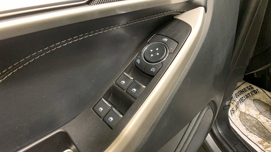 Certified 2022 Ford Explorer XLT w/ Equipment Group 202A image 30