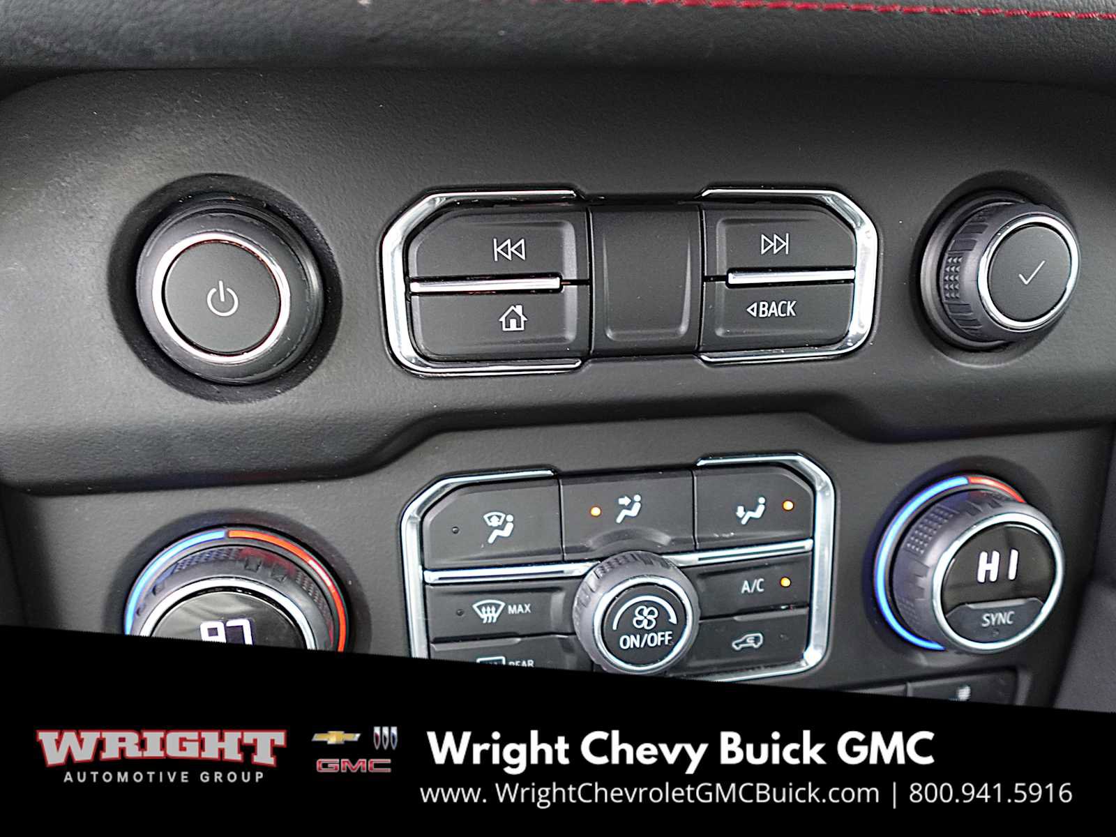 Used 2022 Chevrolet Suburban RST w/ Sport Performance Package image 18