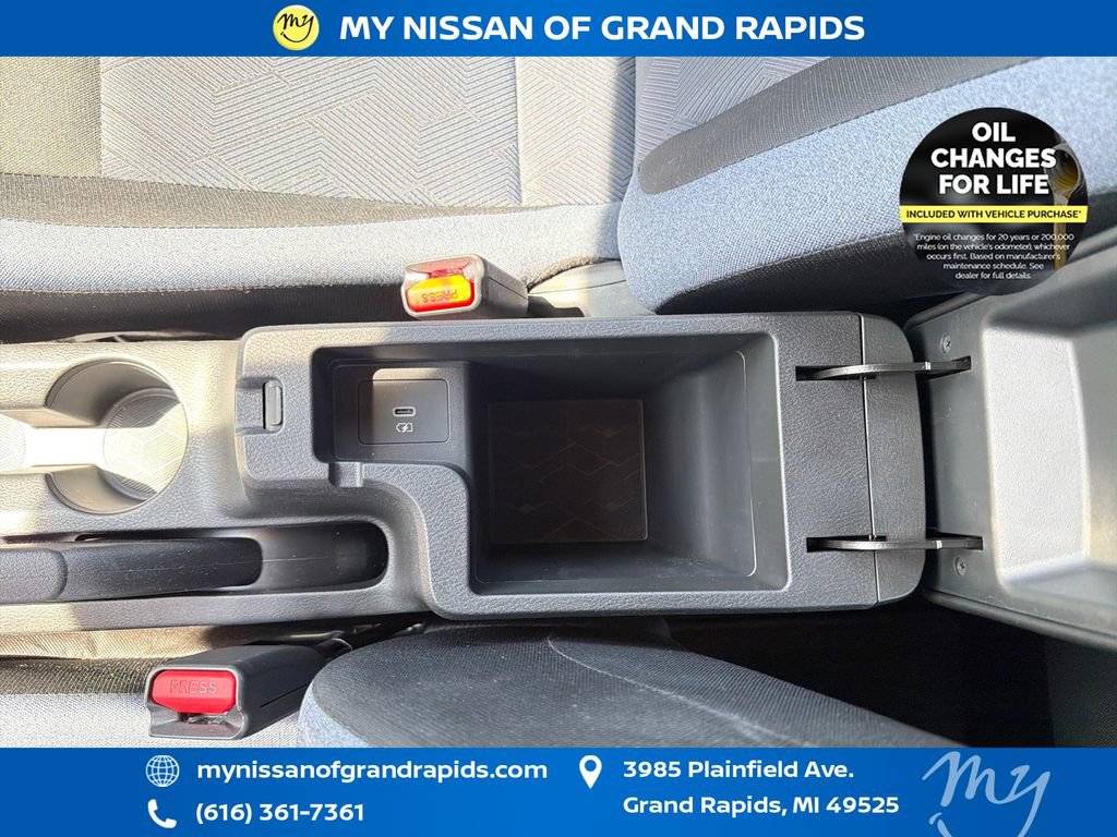 Used 2025 Nissan Versa SV w/ Trunk Package FWD image 30