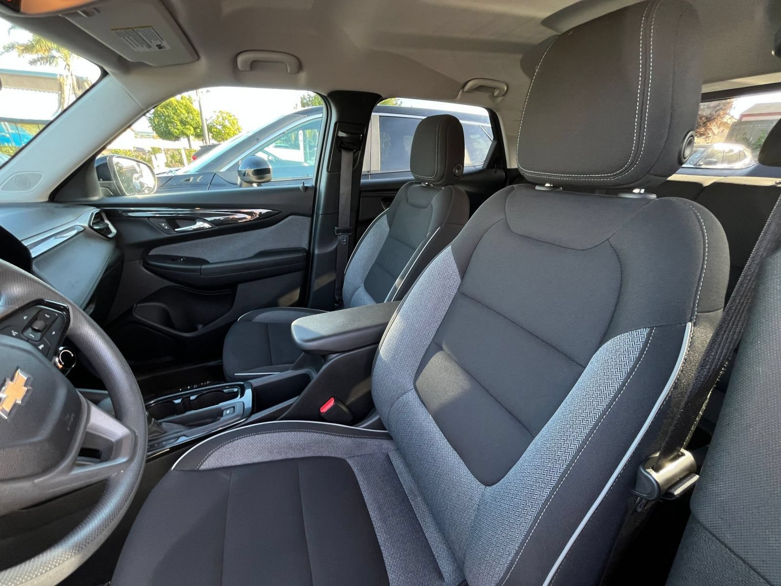 Used 2025 Chevrolet TrailBlazer LT FWD image 28