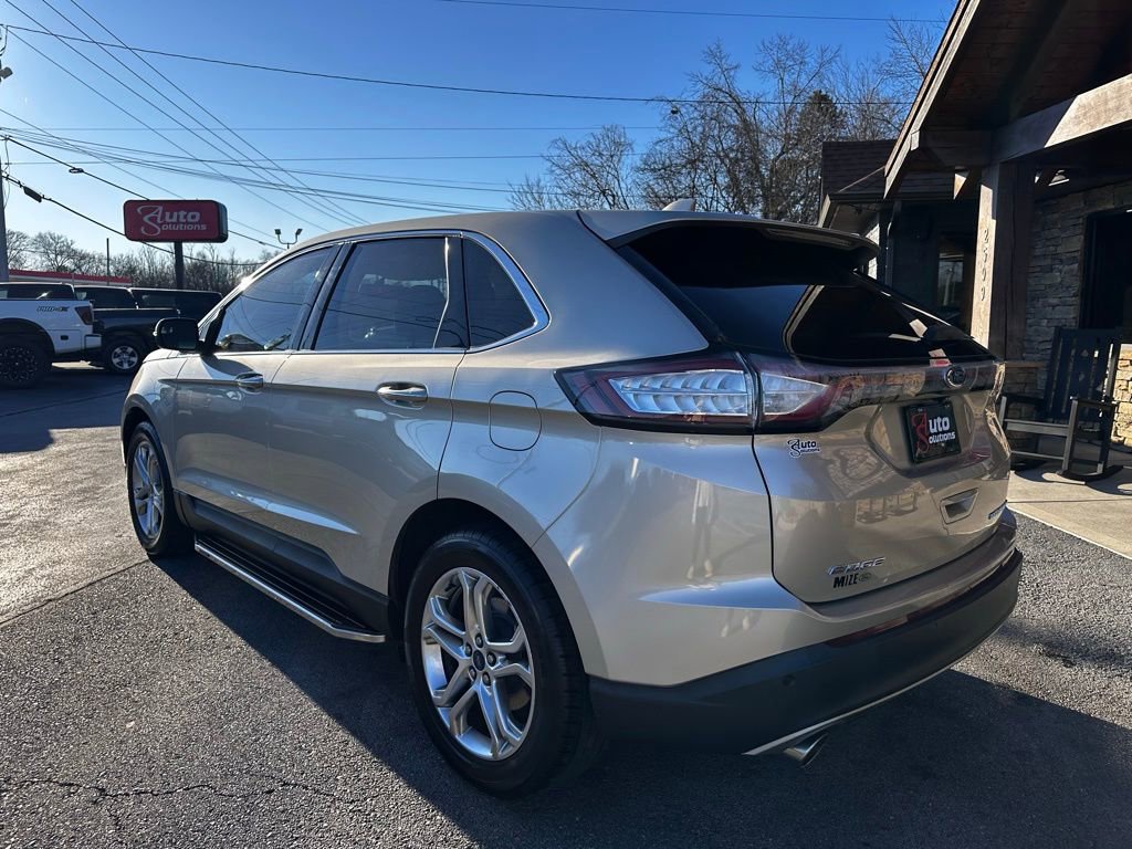 Used 2018 Ford Edge Titanium w/ Technology Package image 3
